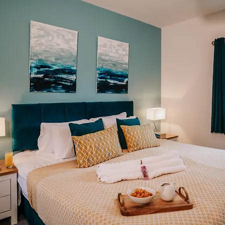 Spacious 4-bed Fast Wifi Parking Contractor Family * Birmingham